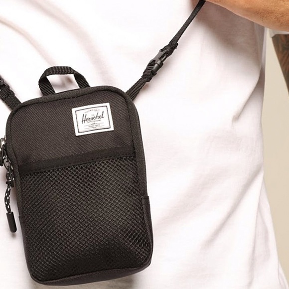 Herschel Supply Company Handbags - HERSCHEL SUPPLY Small Cross Body Bag